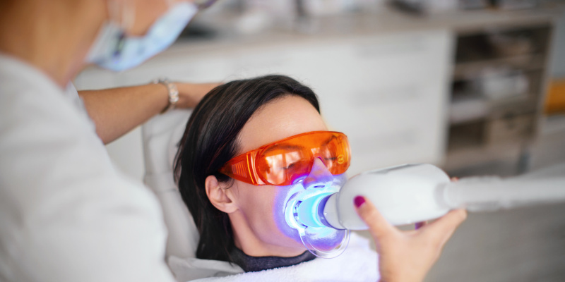 Teeth Whitening in Toronto, Ontario