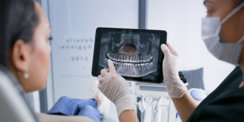 How Does a Cosmetic Dentist Differ from a General Dentist?